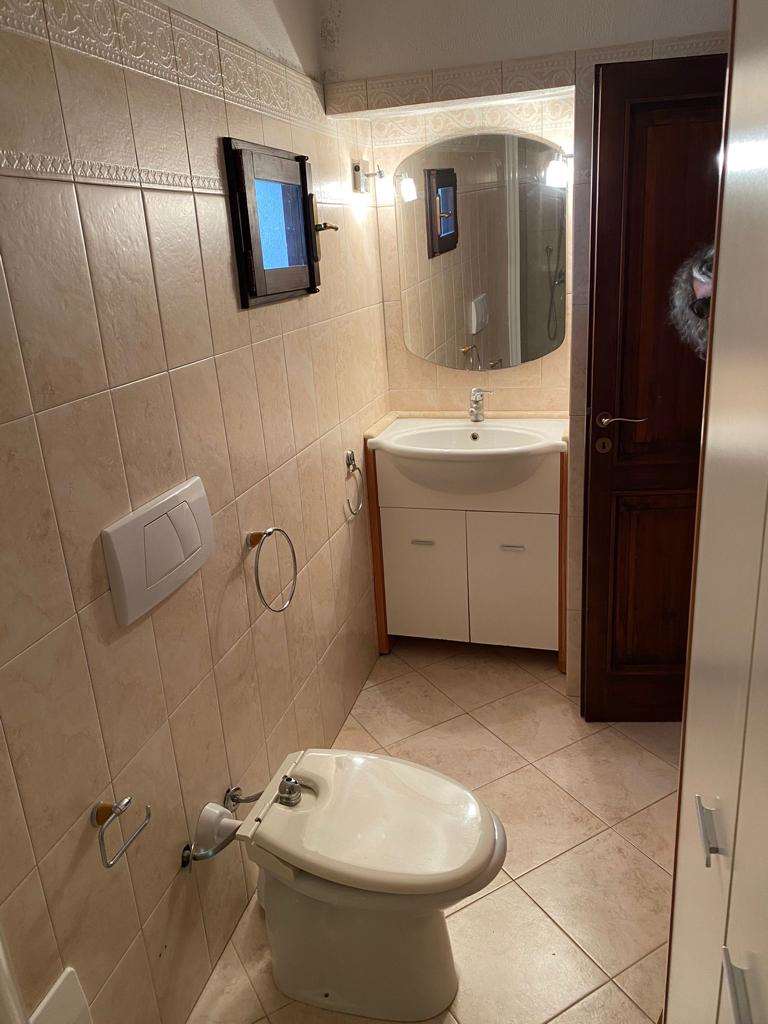 Porzione di casa ristrutturata con terrazzi e giardino - Foto 14