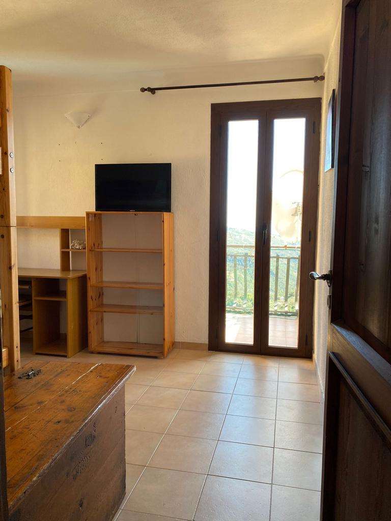 Porzione di casa ristrutturata con terrazzi e giardino - Foto 8