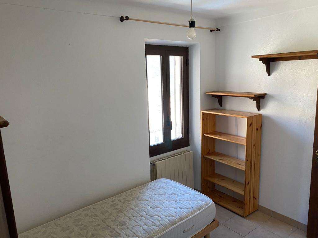 Porzione di casa ristrutturata con terrazzi e giardino - Foto 10