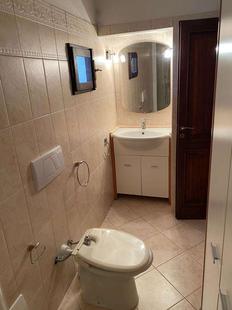Porzione di casa ristrutturata con terrazzi e giardino - Foto 15