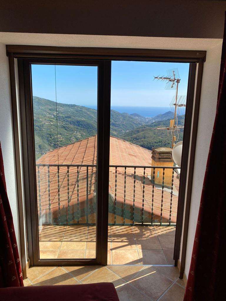 Porzione di casa ristrutturata con terrazzi e giardino - Foto 12