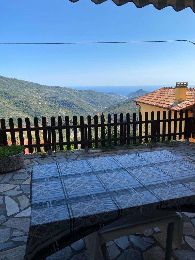 Porzione di casa ristrutturata con terrazzi e giardino - Foto 17