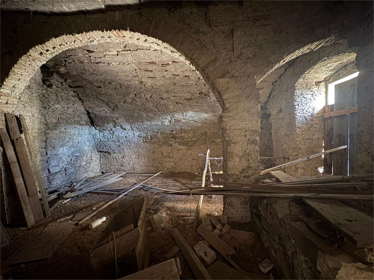Magazzino a San Biagio della Cima — Rif. 702 - foto 1