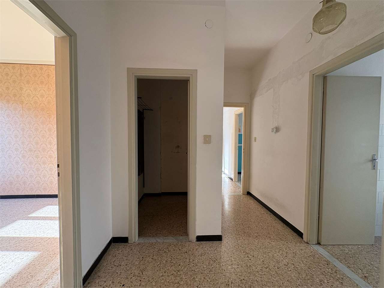 Appartamento con due terrazzi e posto auto a Roverino - Foto 13