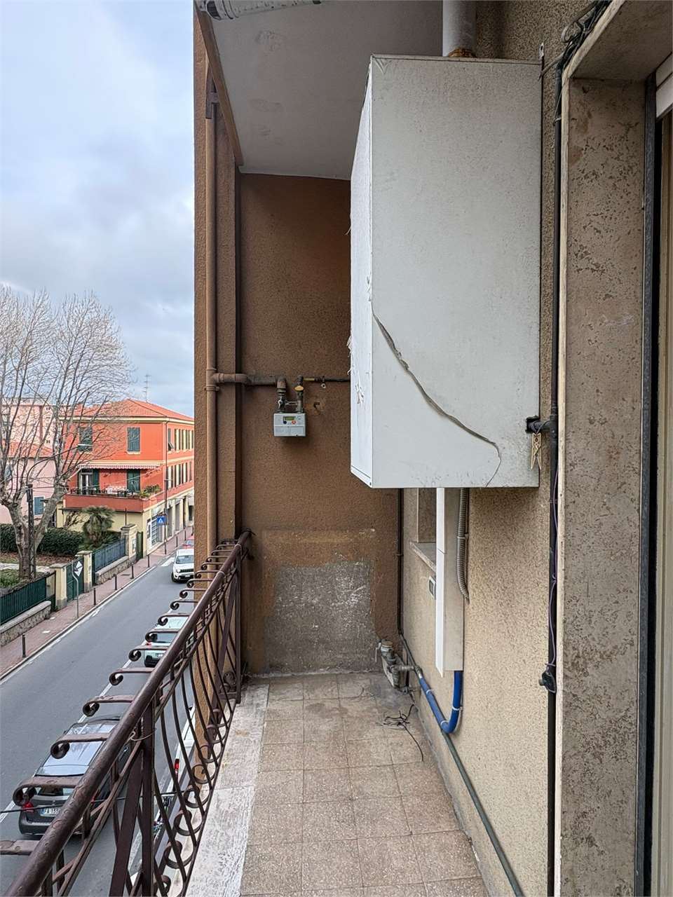 Appartamento con due camere e due balconi in centro - Foto 14