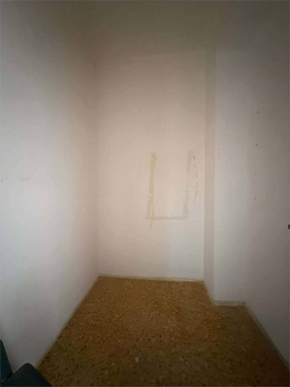 Appartamento con due camere e due balconi in centro - Foto 9