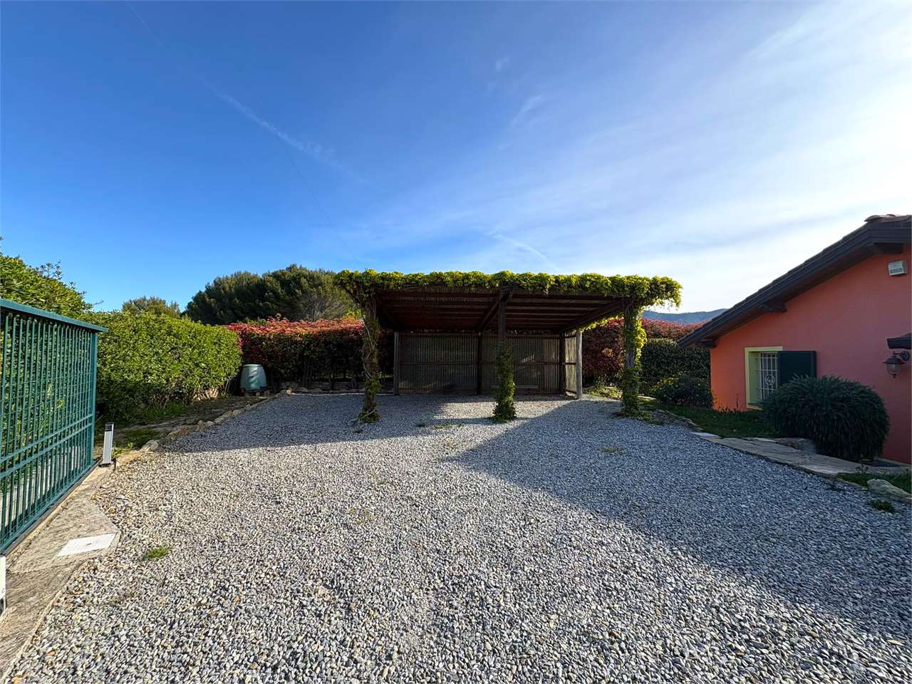 Villetta con giardino, terrazza e vista mare - foto 2