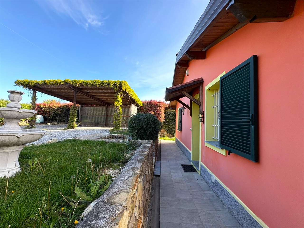 Villetta con giardino, terrazza e vista mare - foto 3