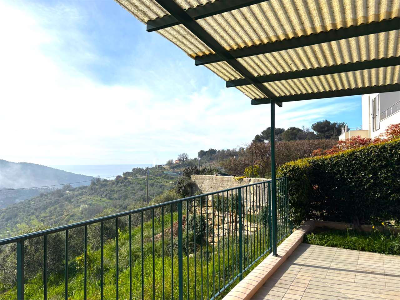 Villetta con giardino, terrazza e vista mare - Foto 15