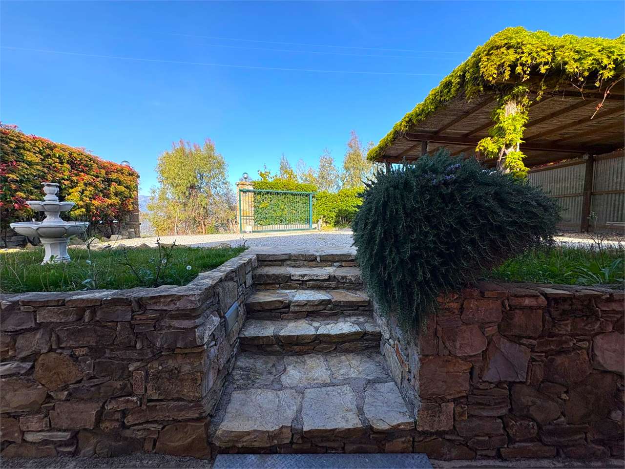 Villetta con giardino, terrazza e vista mare - foto 5