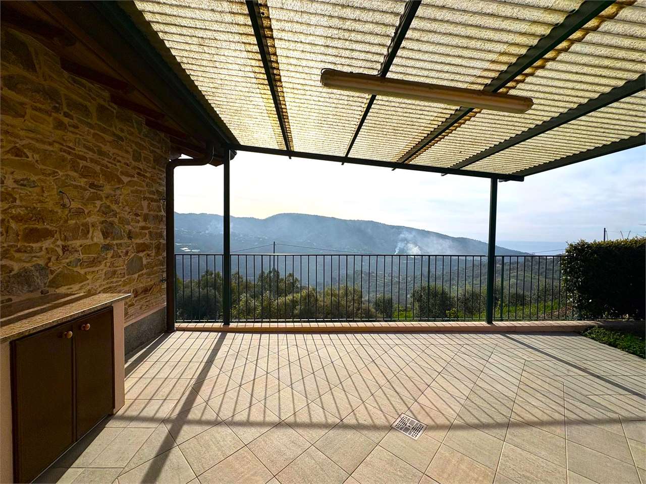 Villetta con giardino, terrazza e vista mare - Foto 17