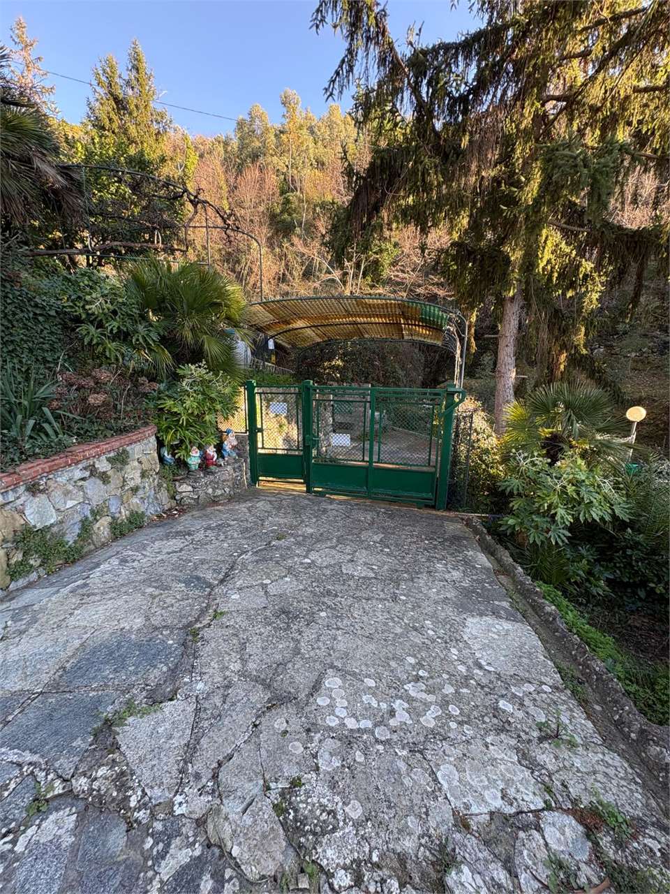 Villa con due alloggi e terreno a Sasso - foto 3