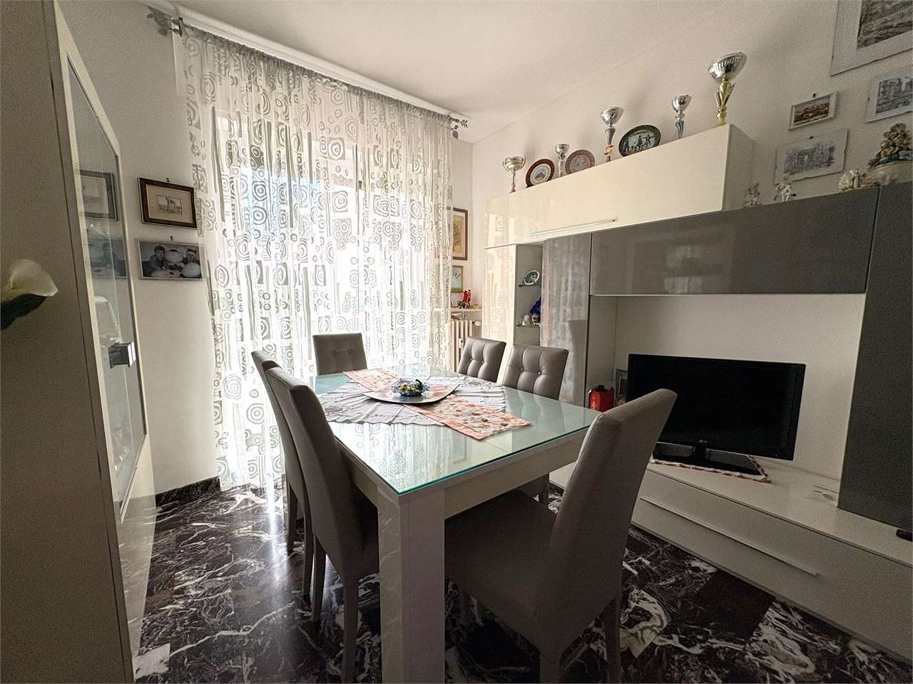 Bilocale ristrutturato con balcone e cantina - Foto 13