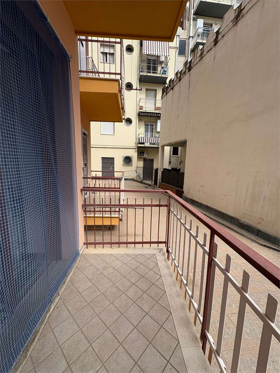 Bilocale ristrutturato con balcone e cantina - Foto 17