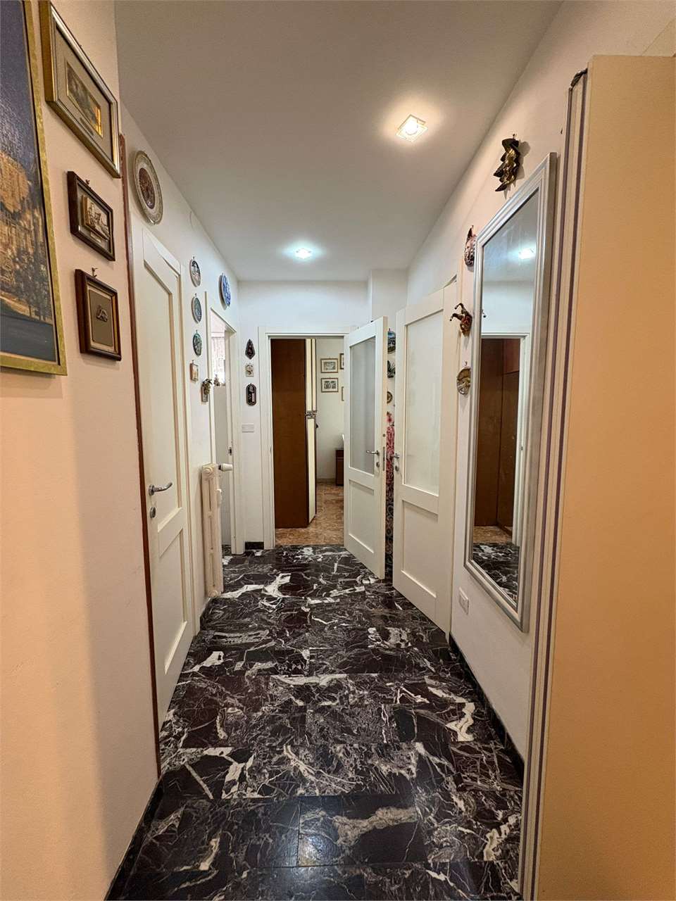 Bilocale ristrutturato con balcone e cantina - foto 1