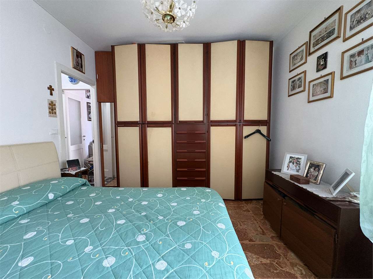 Bilocale ristrutturato con balcone e cantina - Foto 11