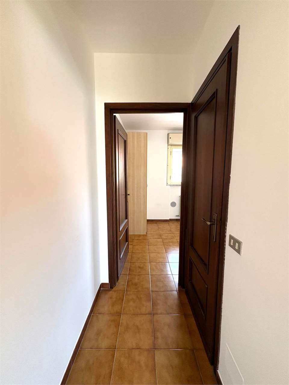 Bilocale con balcone, cantina e garage - Foto 9