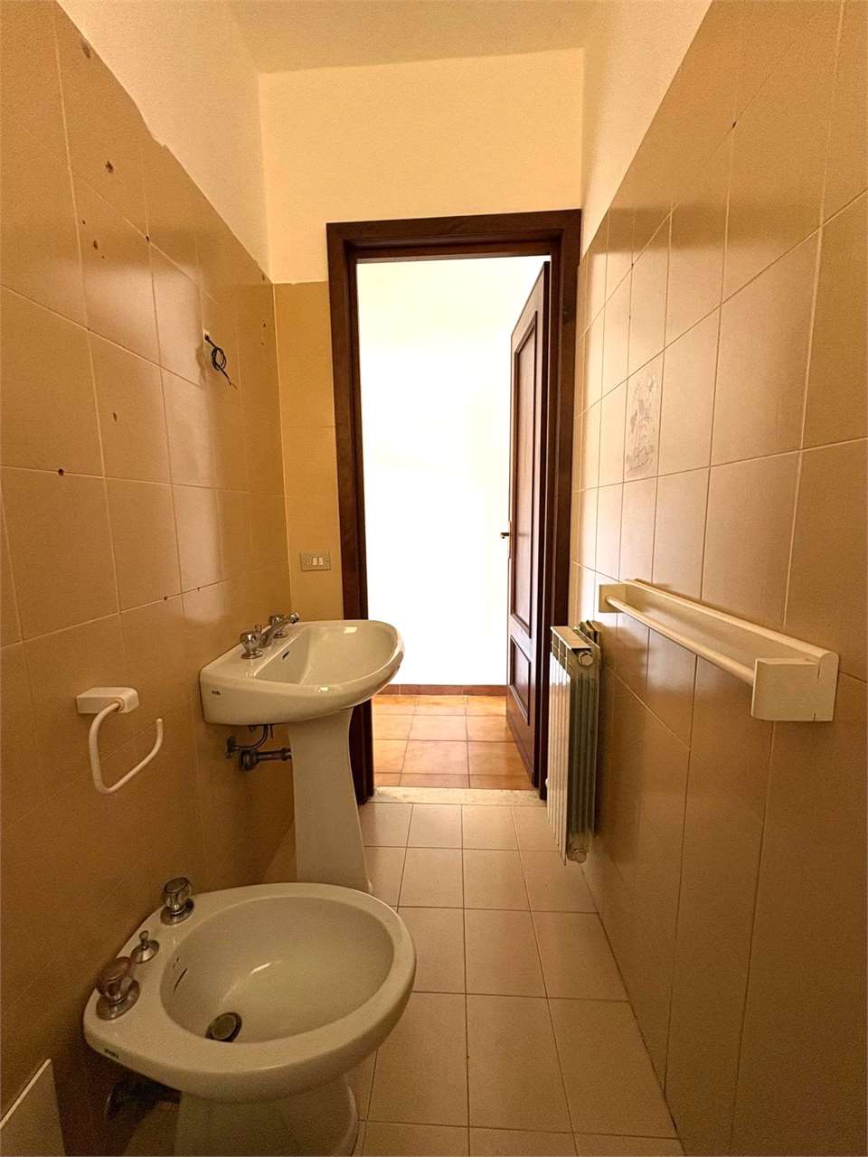 Bilocale con balcone, cantina e garage - Foto 11