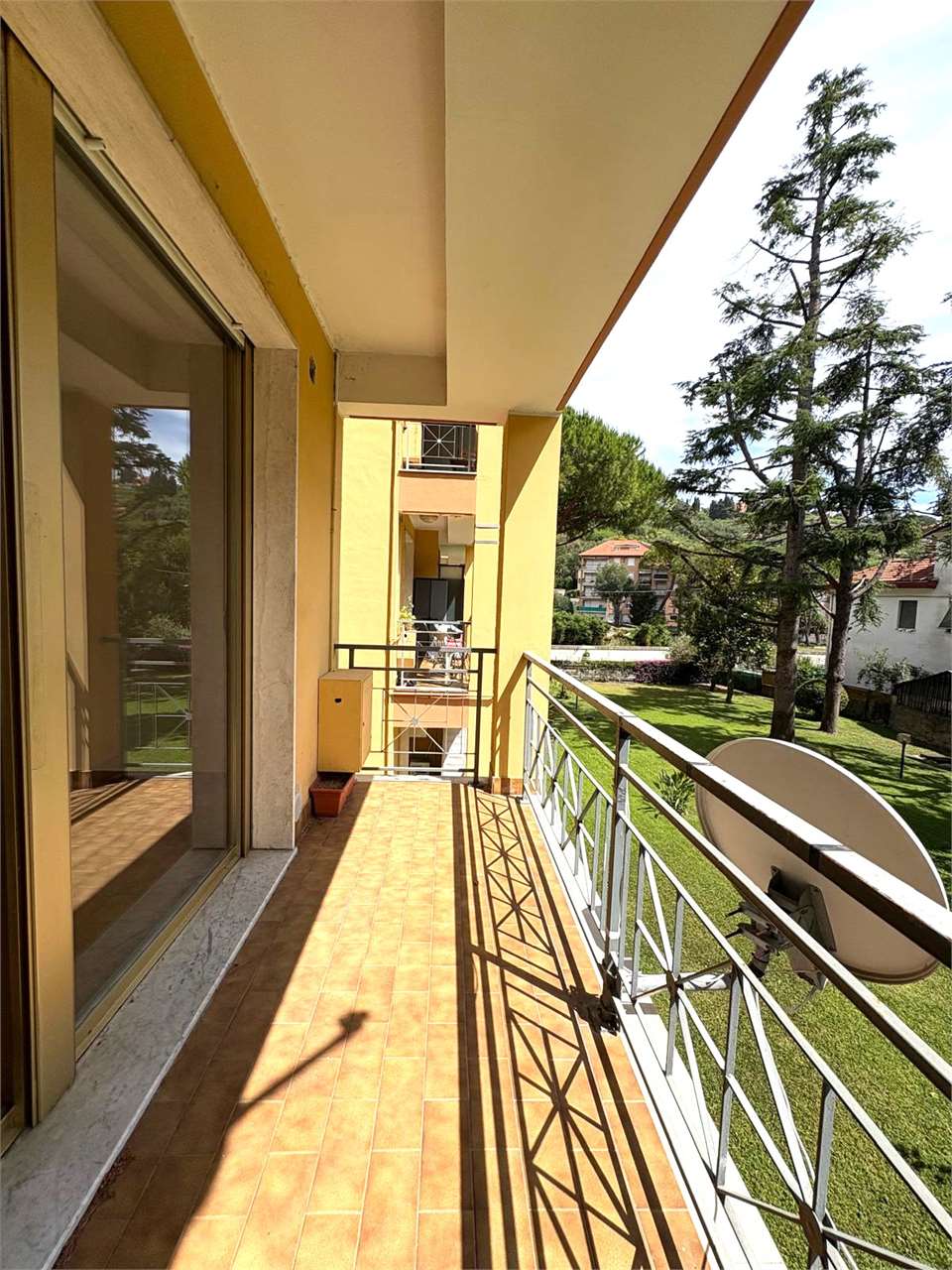 Bilocale con balcone, cantina e garage - Foto 6