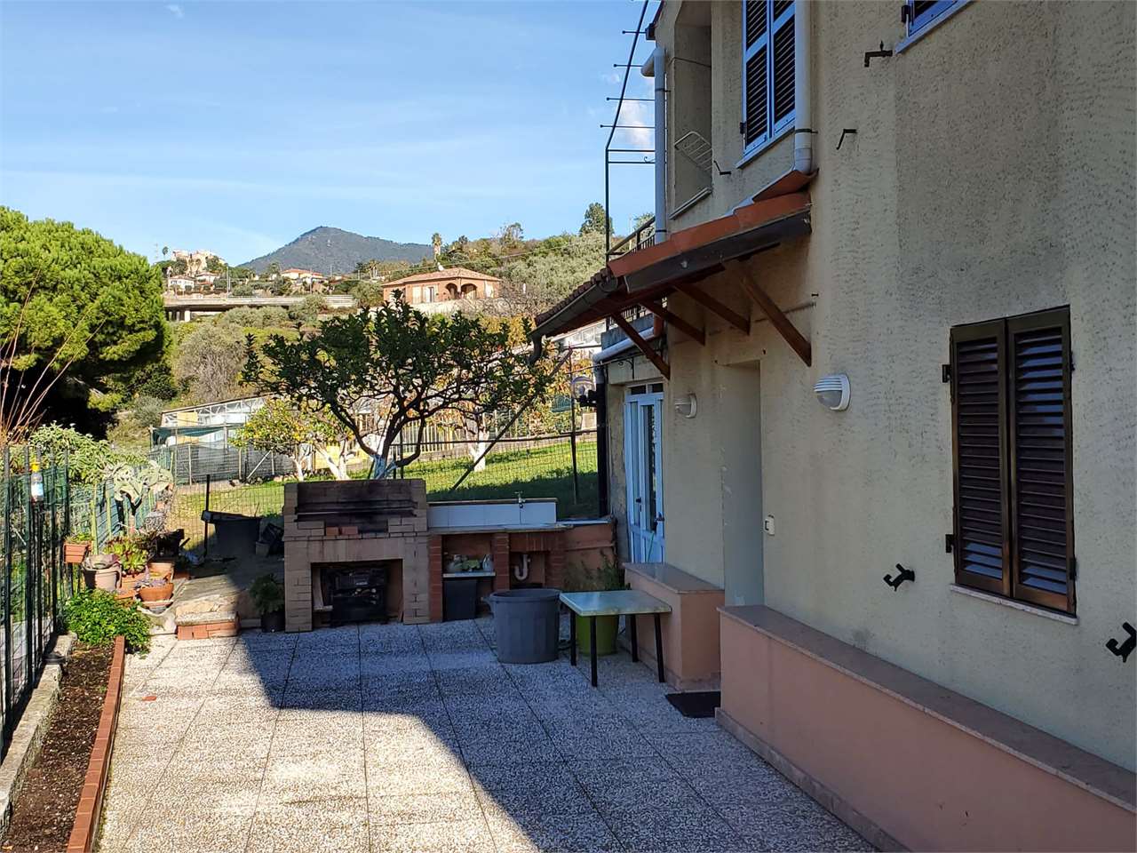 Appartamento in bifamiliare con giardino e vista mare - Foto 12