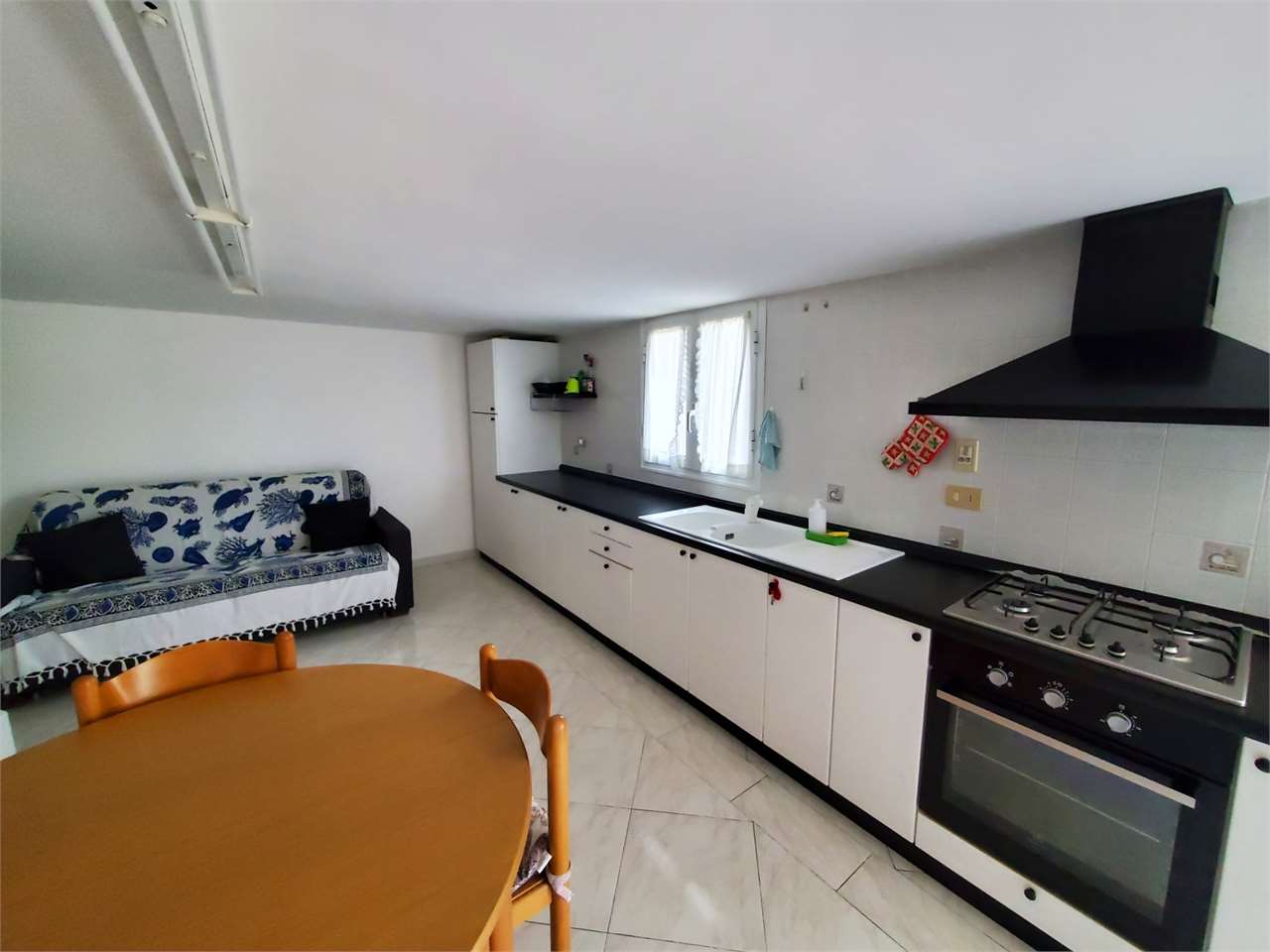 Appartamento in bifamiliare con giardino e vista mare - Foto 15