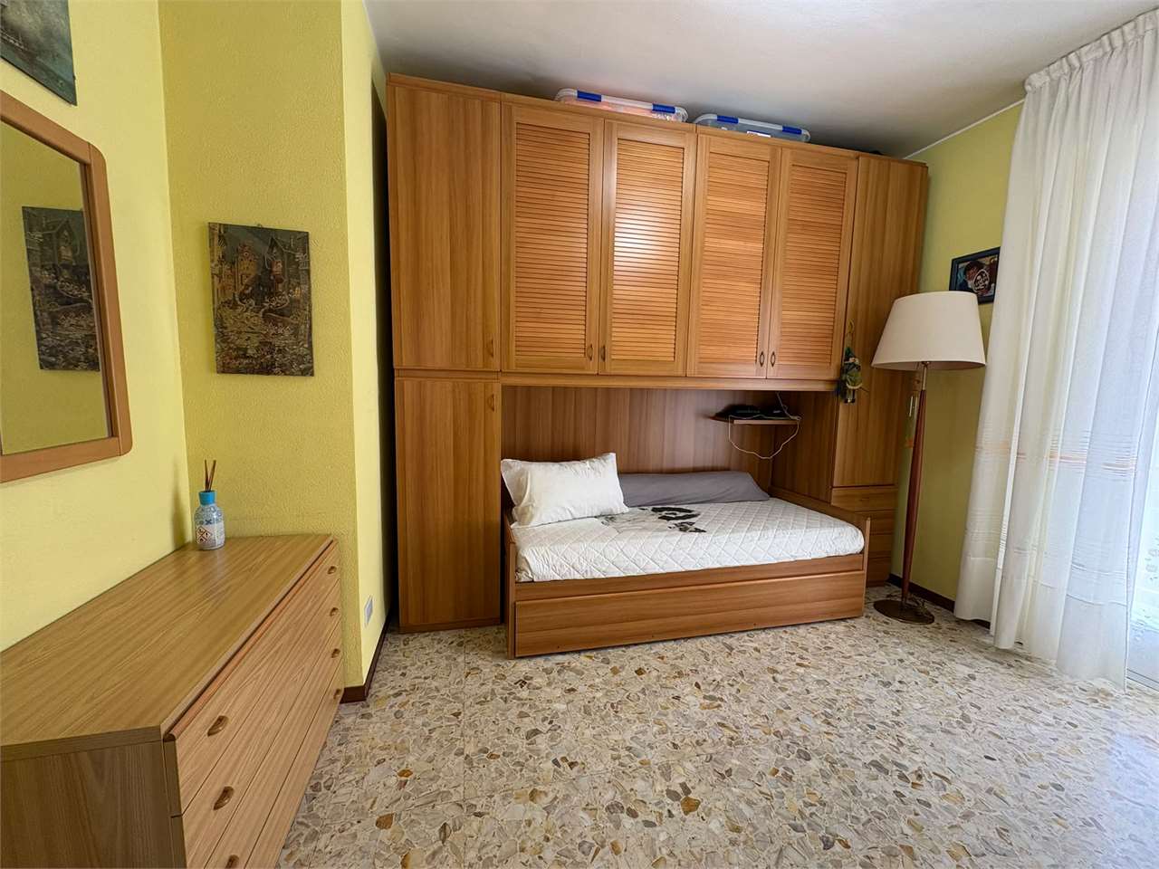 Quadrilocale con tre balconi e garage in Via Serena - Foto 12