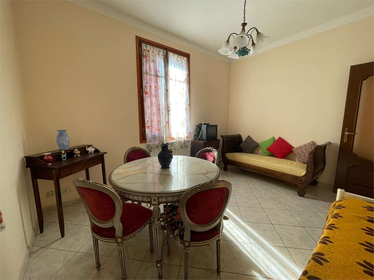 Casa indipendente con terrazza in Via Roma - foto 3