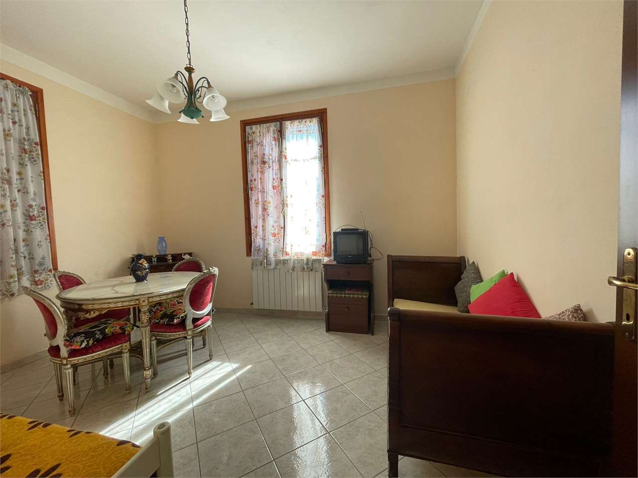 Casa indipendente con terrazza in Via Roma - foto 4