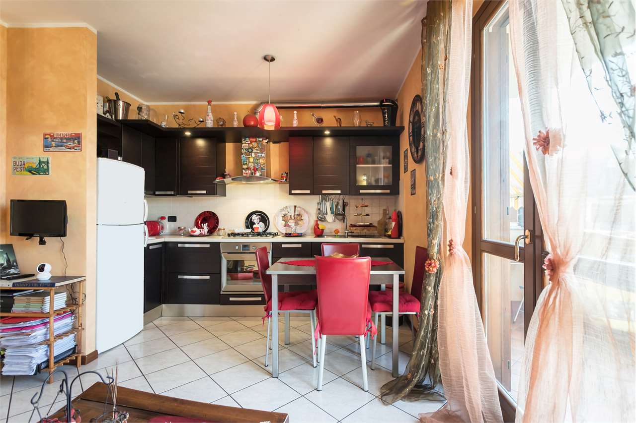 VENDITA 2 Locali, Roncello, 150.000 Euro
