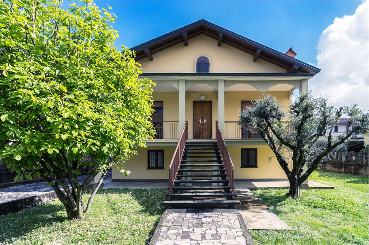 VENDITA Villa, Trezzano Rosa, 285.000 Euro