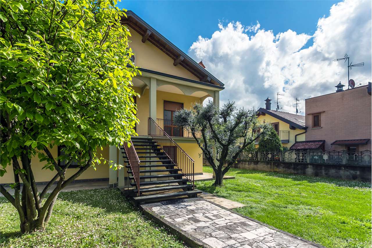 VENDITA Villa, Trezzano Rosa, 285.000 Euro