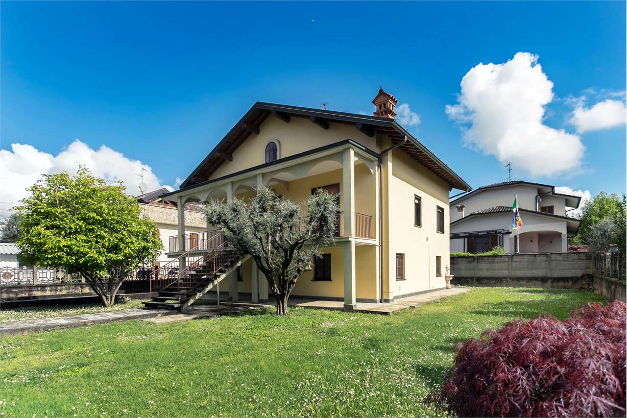 VENDITA Villa, Trezzano Rosa, 387.000 Euro