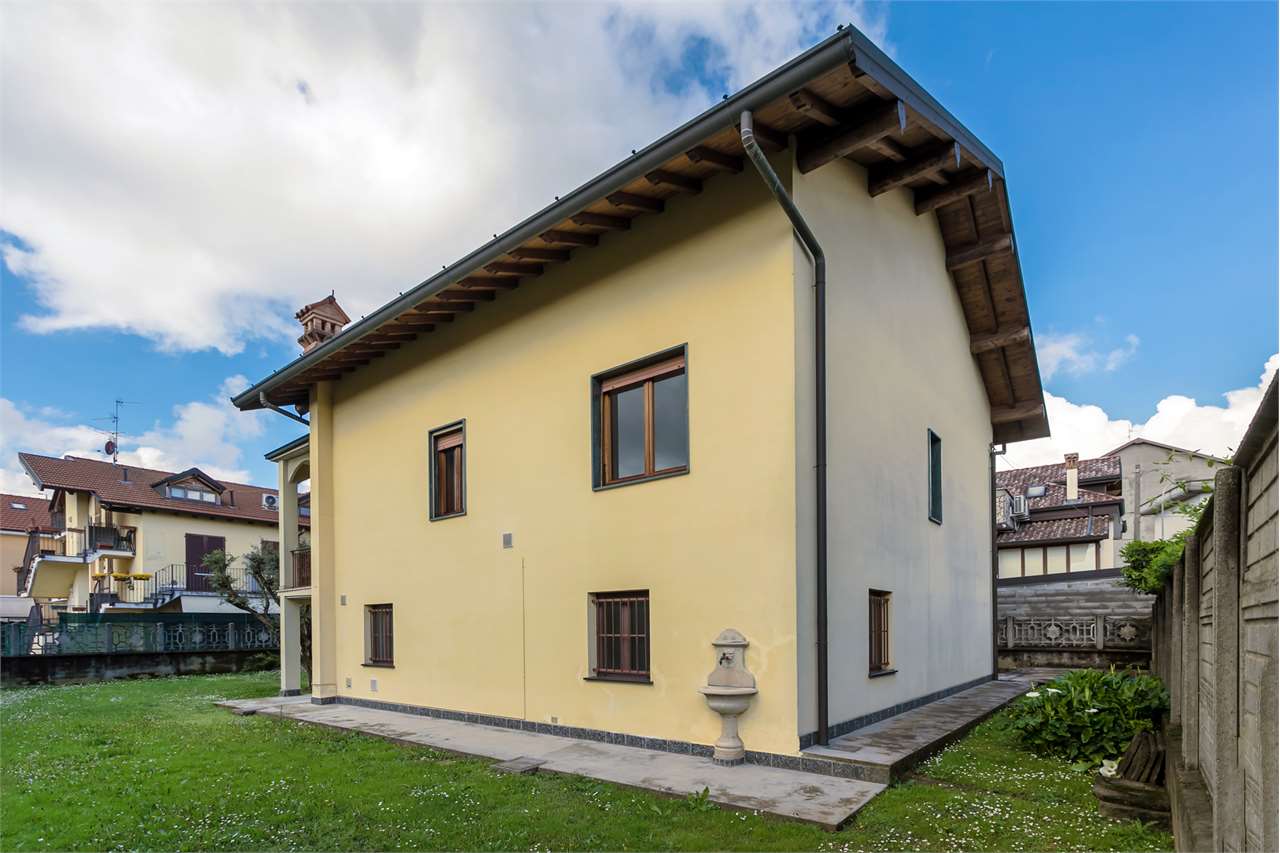 VENDITA Villa, Trezzano Rosa, 387.000 Euro