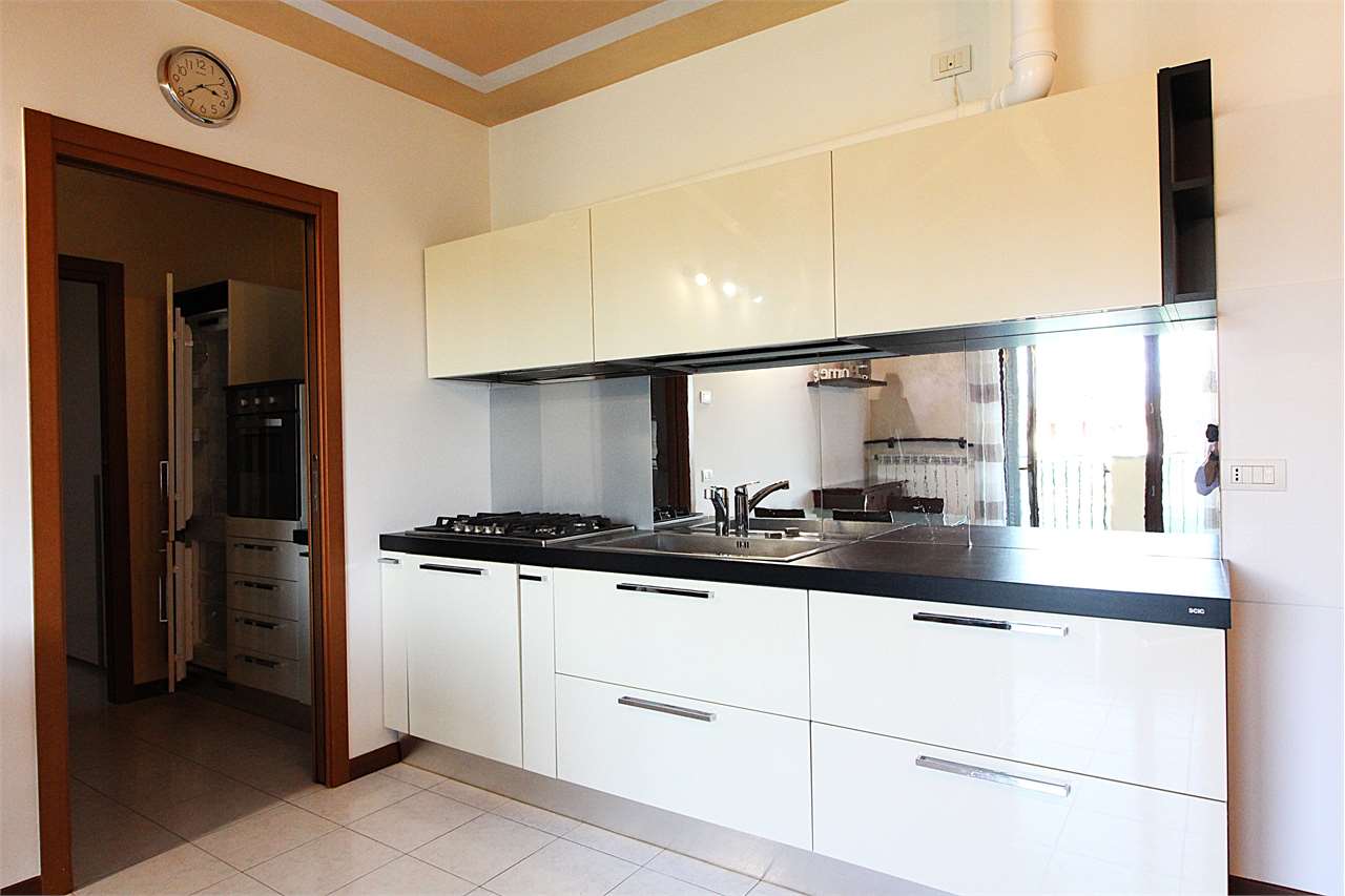 AFFITTO 2 Locali, Busnago, 600 Euro