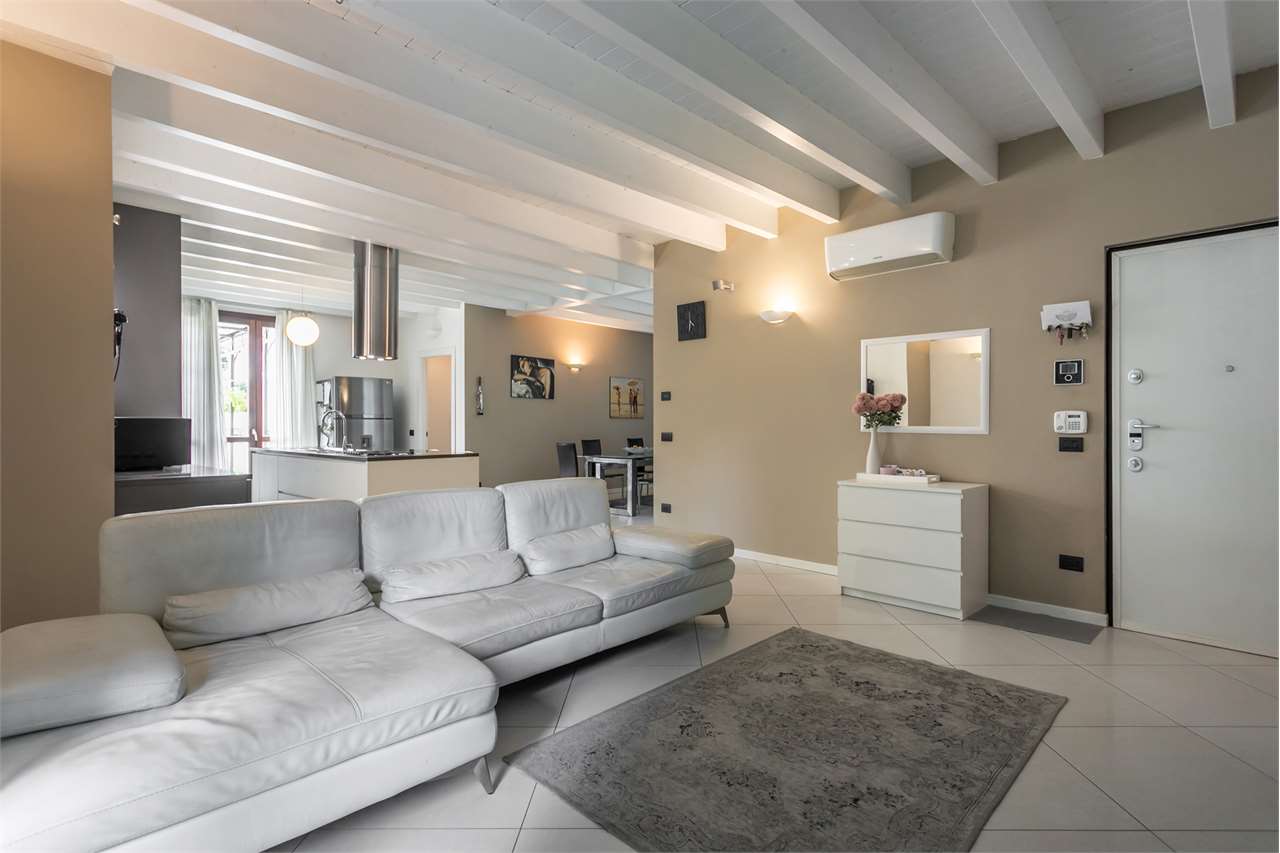 VENDITA 4 Locali, Trezzano Rosa, 338.000 Euro