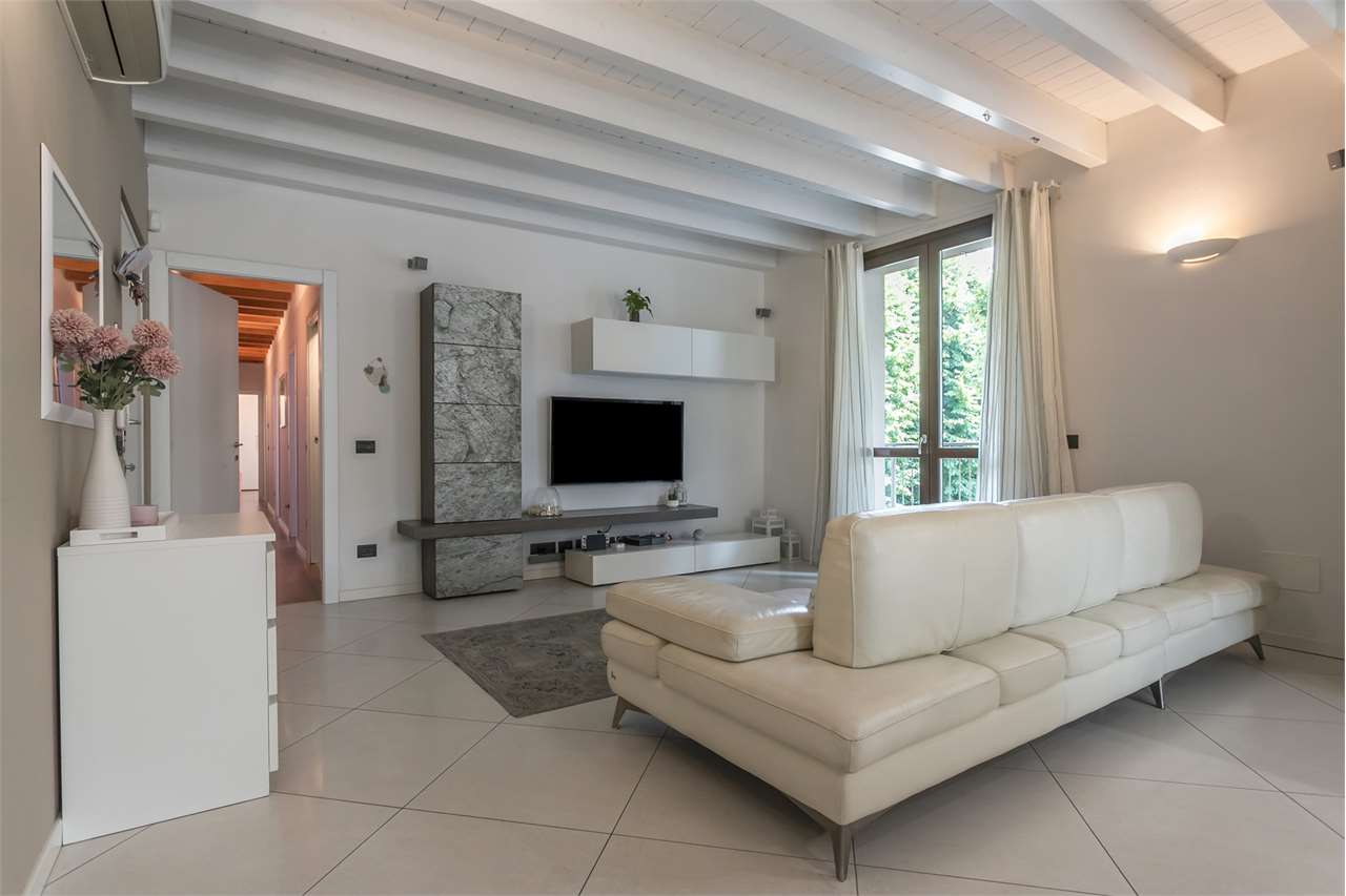 VENDITA 4 Locali, Trezzano Rosa, 365.000 Euro