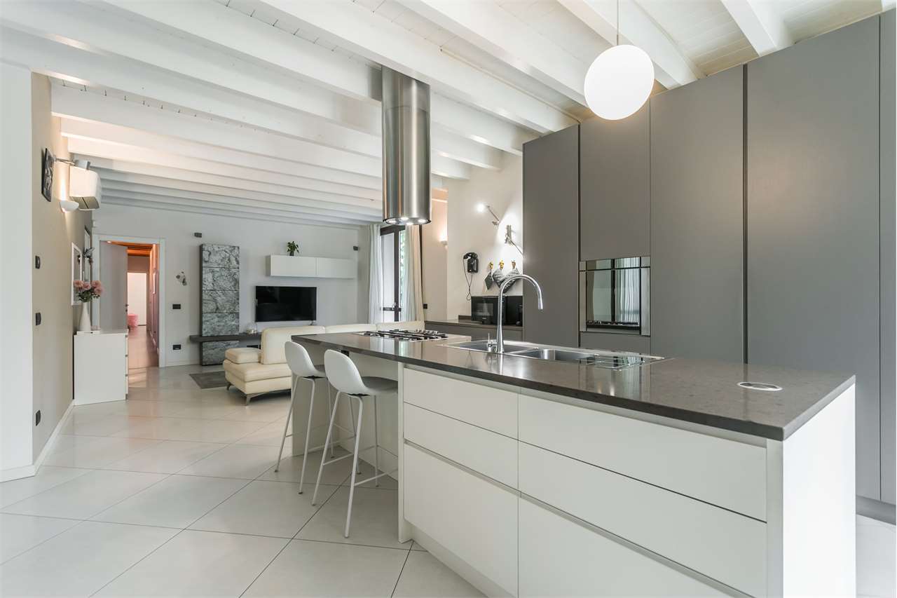 VENDITA 4 Locali, Trezzano Rosa, 338.000 Euro