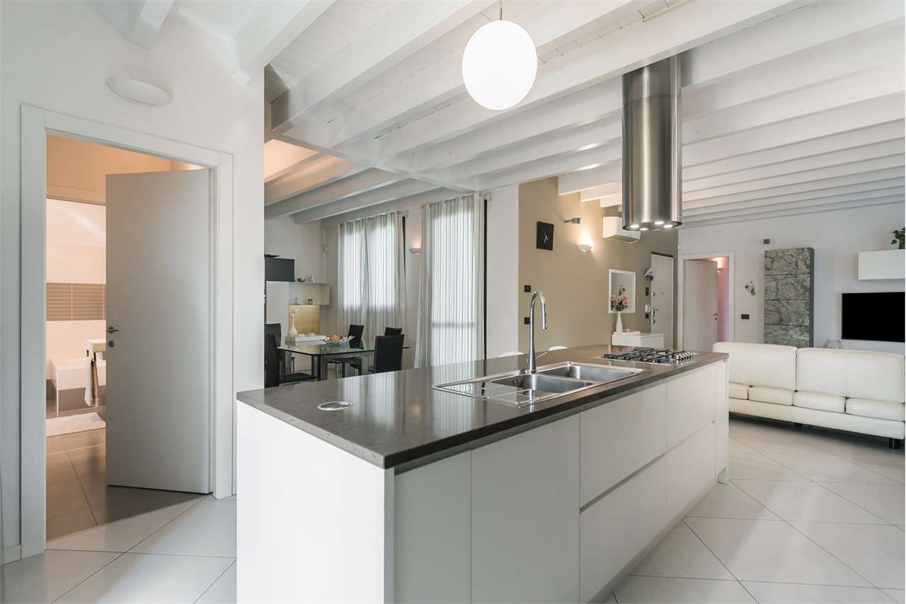 VENDITA 4 Locali, Trezzano Rosa, 365.000 Euro