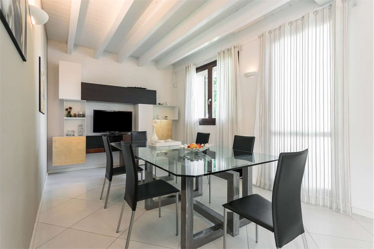VENDITA 4 Locali, Trezzano Rosa, 365.000 Euro