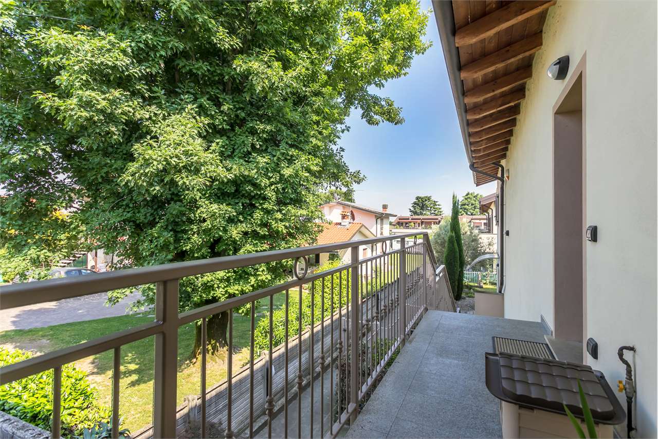 VENDITA 4 Locali, Trezzano Rosa, 365.000 Euro
