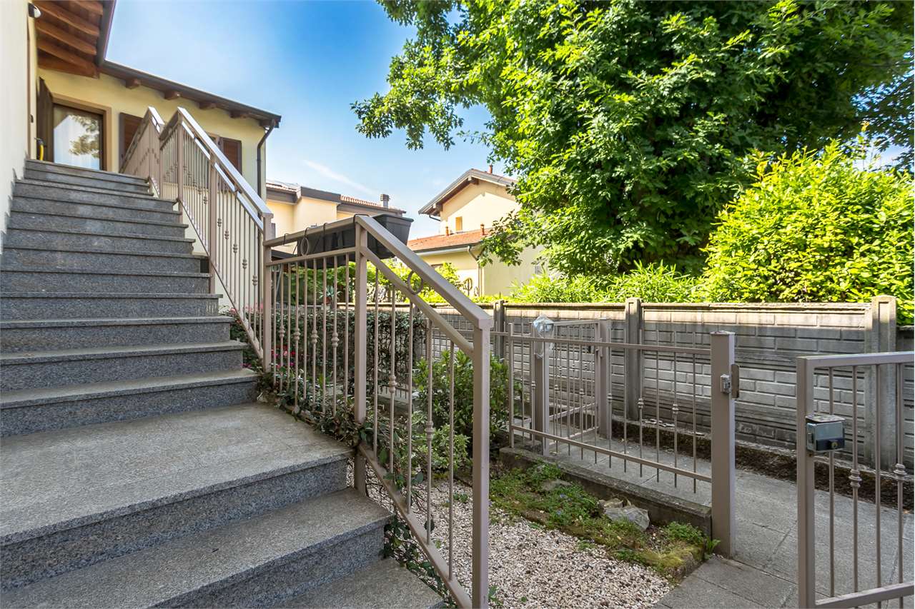 VENDITA 4 Locali, Trezzano Rosa, 365.000 Euro