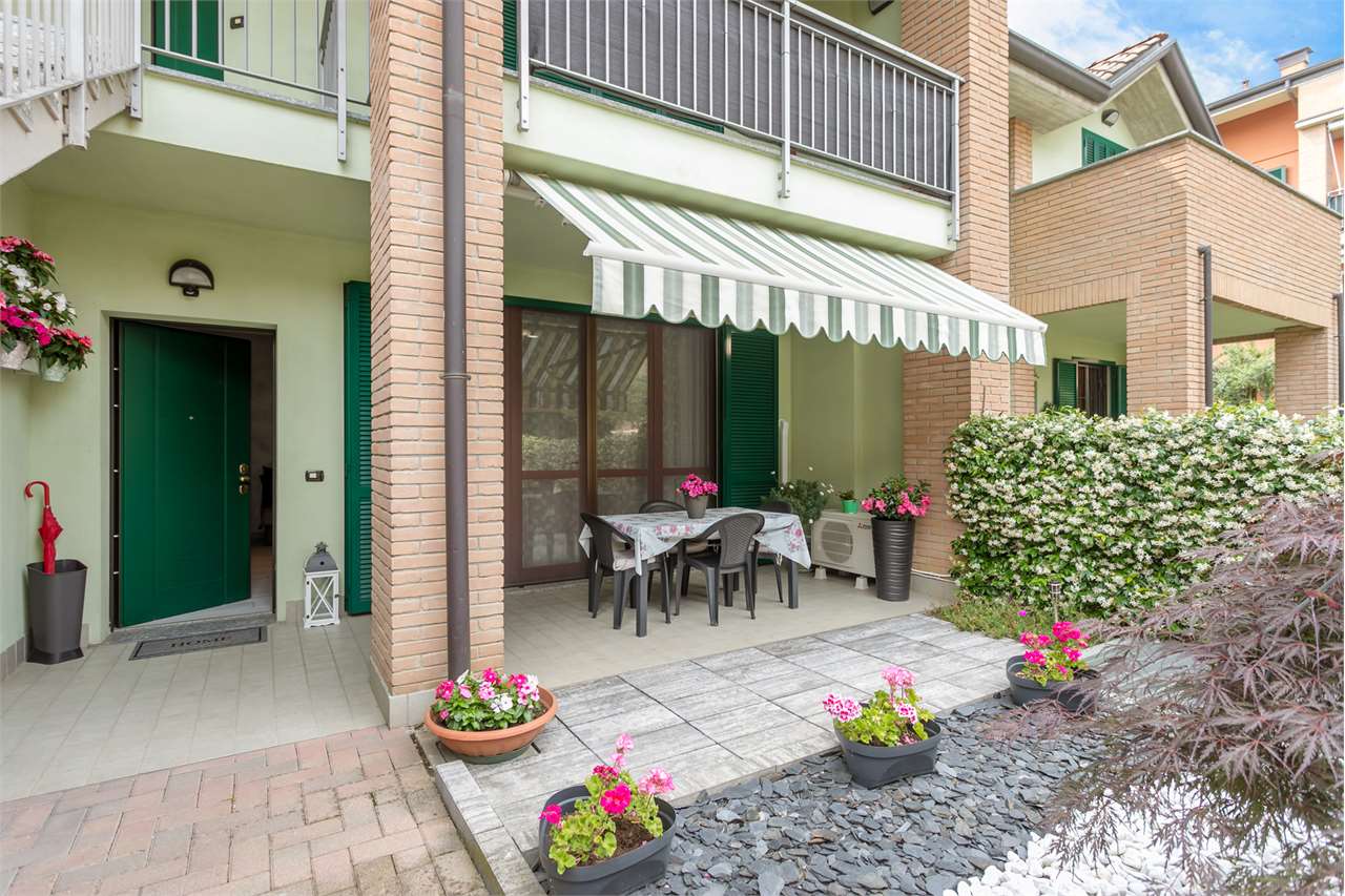 VENDITA 2 Locali, Mezzago, 145.000 Euro