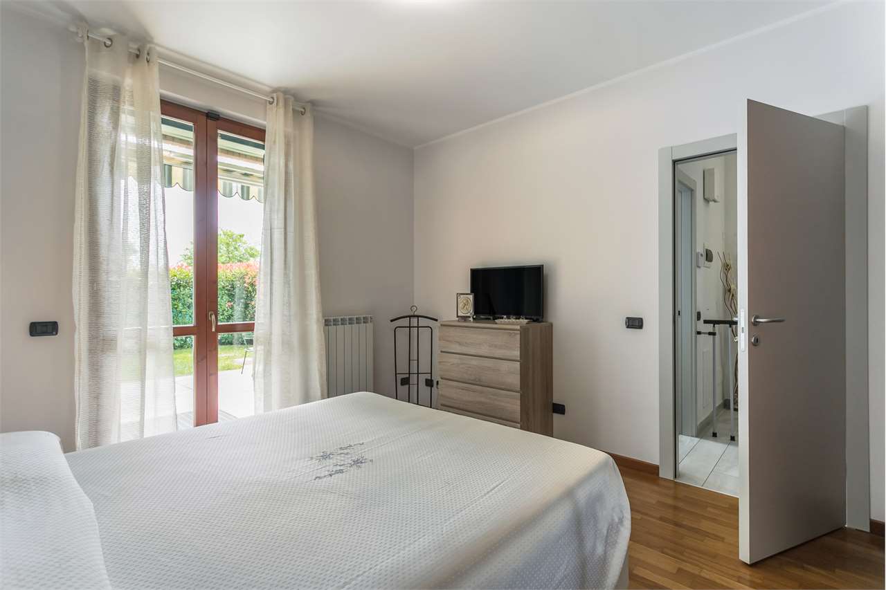 VENDITA 2 Locali, Mezzago, 145.000 Euro