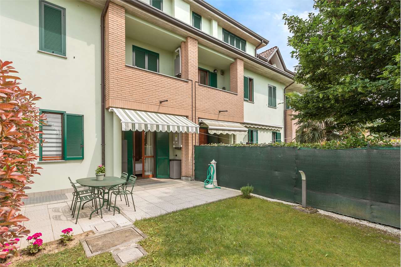 VENDITA 2 Locali, Mezzago, 145.000 Euro