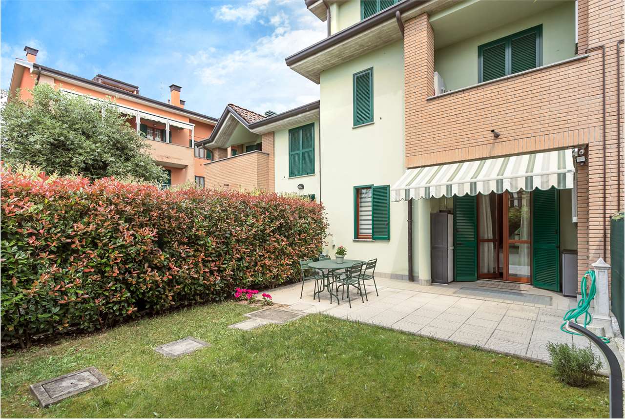 VENDITA 2 Locali, Mezzago, 145.000 Euro