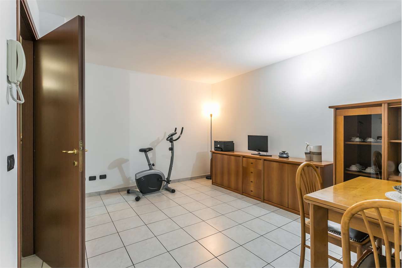 VENDITA 2 Locali, Mezzago, 145.000 Euro