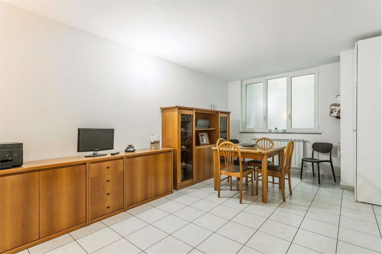VENDITA 2 Locali, Mezzago, 145.000 Euro