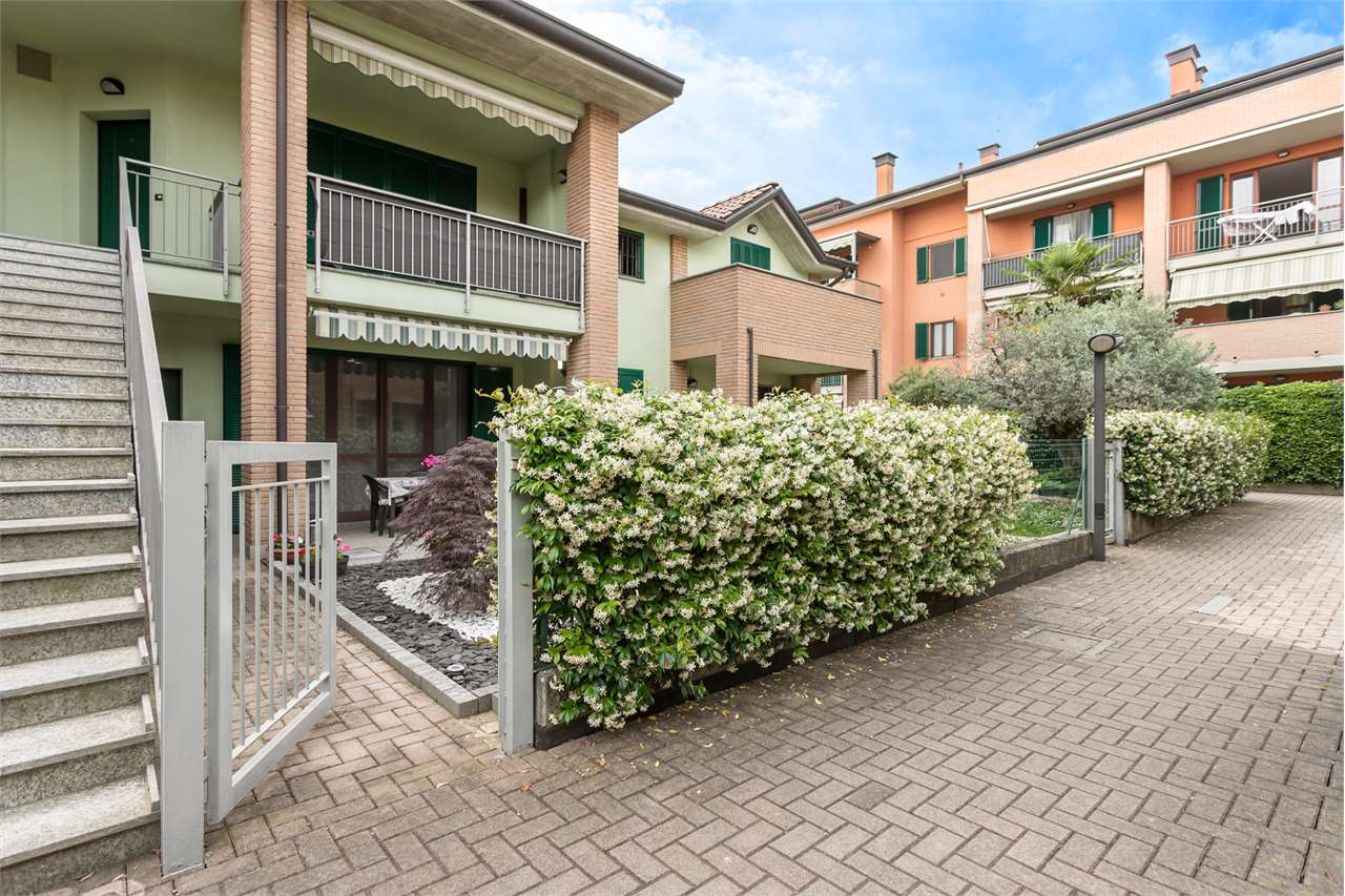 VENDITA 2 Locali, Mezzago, 145.000 Euro