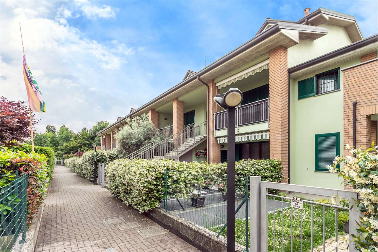 VENDITA 2 Locali, Mezzago, 145.000 Euro