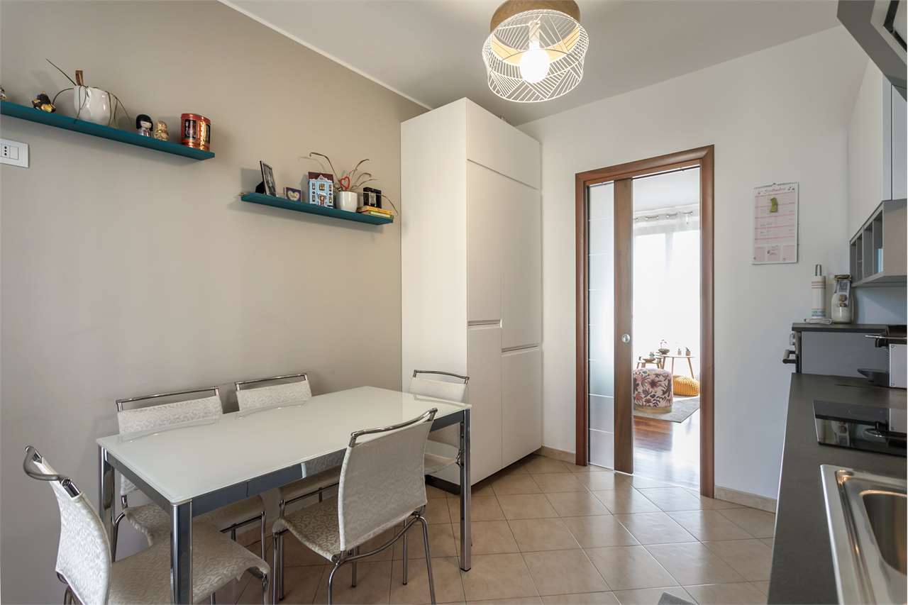 VENDITA 3 Locali, Busnago, 168.000 Euro